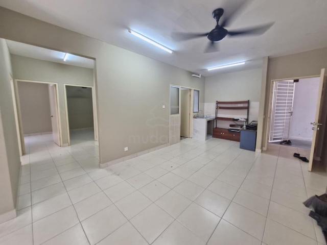 De Bayu Apartment 1