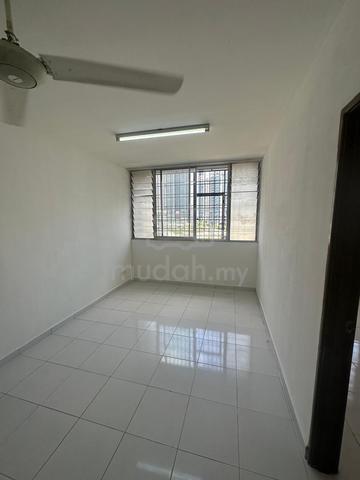 Apartment Abdullah Hukum 1