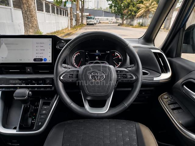Toyota VOXY 2.0 S-Z (A) SPECIAL COLOUR+ 8YR WRANTY - 5