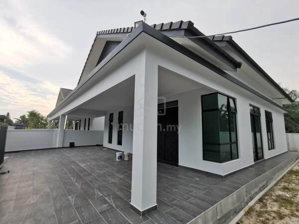 FREEHOLD Single Storey Terrace With Land Dan SemiD Pulau Gadong Corner 1