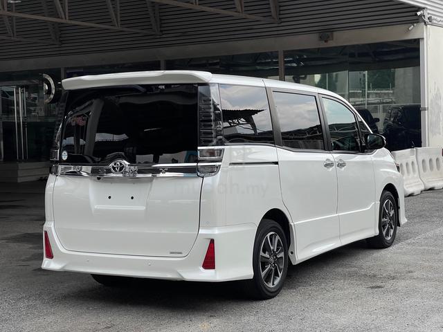 F/LOAN 2021 Toyota VOXY 2.0 ZS KIRAMEKI III - 4