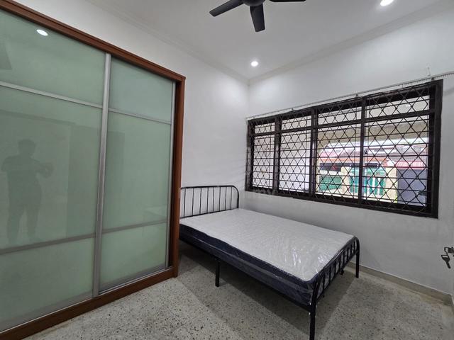 Bilik Sewa Aircon Taman Pelangi JB 1