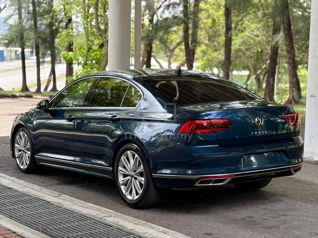2022 Volkswagen PASSAT R-LINE 2.0L (A) - 2