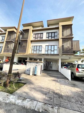 [UPPER UNIT] End Lot N'Dira Townhouse 16 Sierra Puchong 1