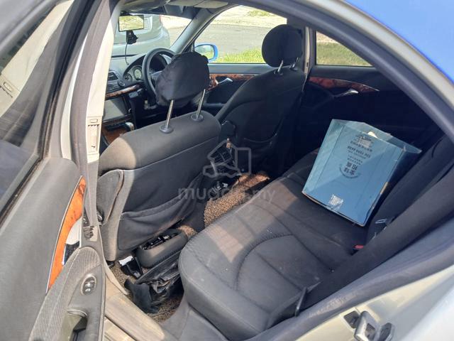 1995 Mercedes Benz 220E 2.2 (A) - 4