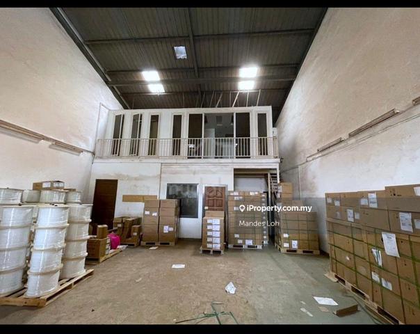[Subang USJ Light Industrial Factory Warehouse Shop] 1 and Half Story 1
