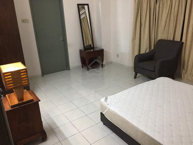 Master Room At Tiara Kelana Condo SS7 Kelana Jaya Near Paradigm Mall 2