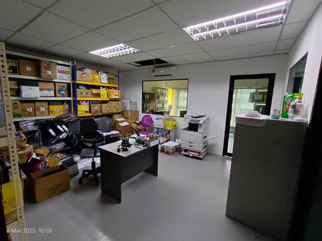 Aeropod Office - Airport View 1