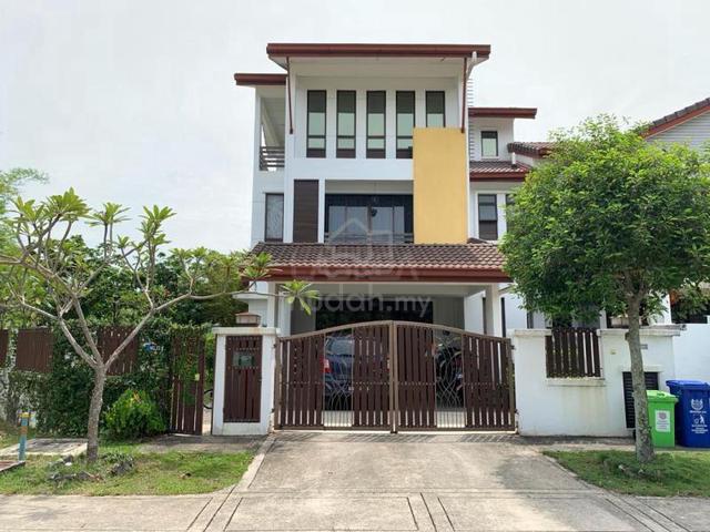 3 Storey Corner Verdania Type House Denai Alam Shah Alam For Sale 1
