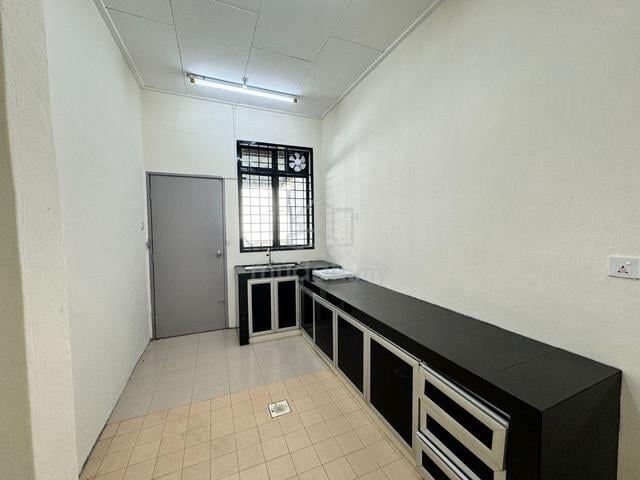 Taman Molek @ Rosmerah @ 1.5 Storey @ 3 Bed 2 Bath @ Partial Furnished 1