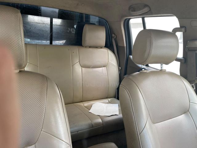 2010 Nissan NAVARA 2.5 LE (A) - 3