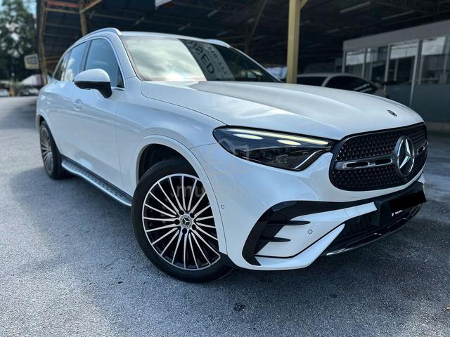 Mercedes Benz GLC300 2.0 FSR 25K KM WARRANTY 2027 - 2