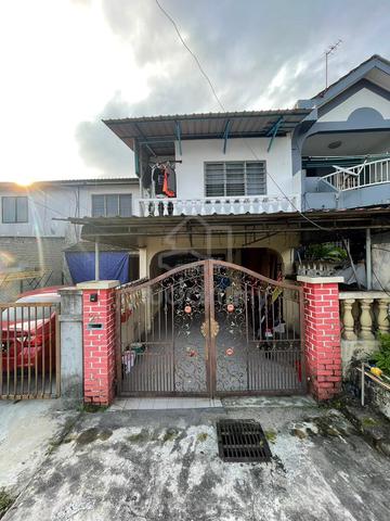 Partially Furnished Johor Ulu Tiram Room For Rent 1