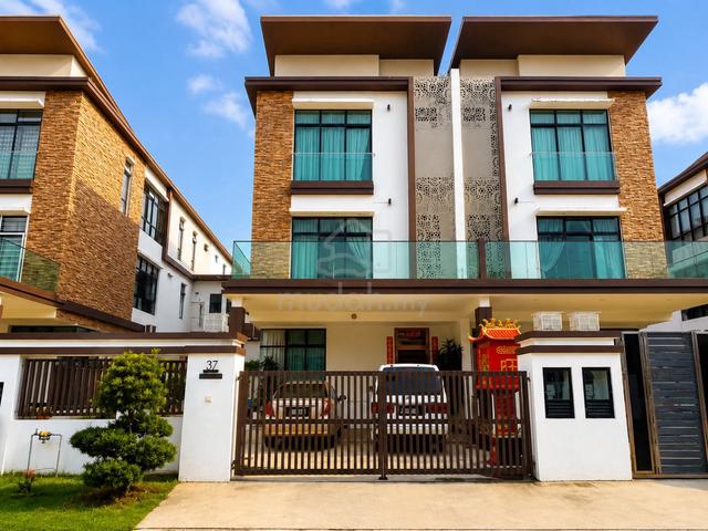 3 Storey Cluster House Bandar Cemerlang 1