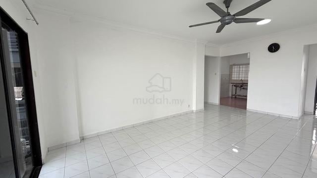 Seri Mutiara Apartments (Seri Alam) 1