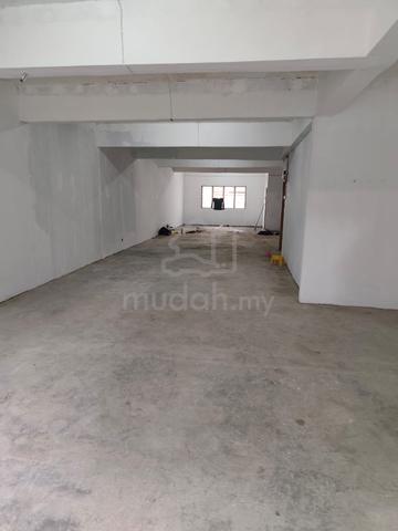 Spacious Level 1 Shop in Rawang Perdana | Perfect for Worker Hostel 1