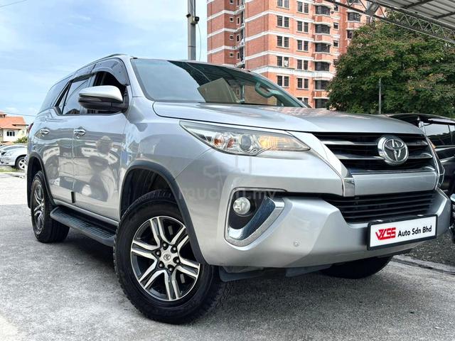 Toyota FORTUNER 2.4 VRZ 4x4 FullService Toyota 2.8 - 1