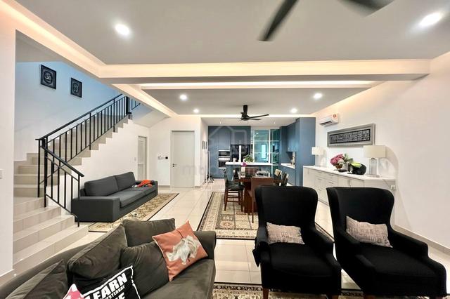 RENOVATED CANTIK 😍 Superlink 2 Storey Sejati Lakeside, Cyberjaya 1