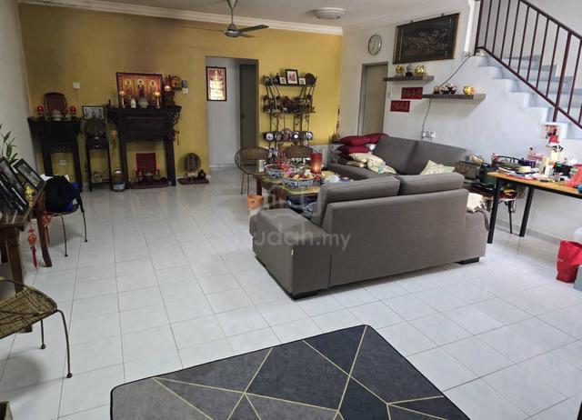 Fully Extended Double Storey Terrace at Kota Laksamana Town For Sales 1