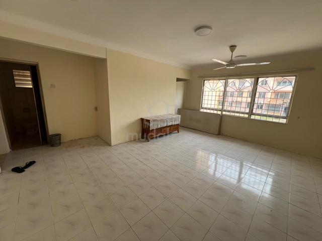 saujana apartment 1