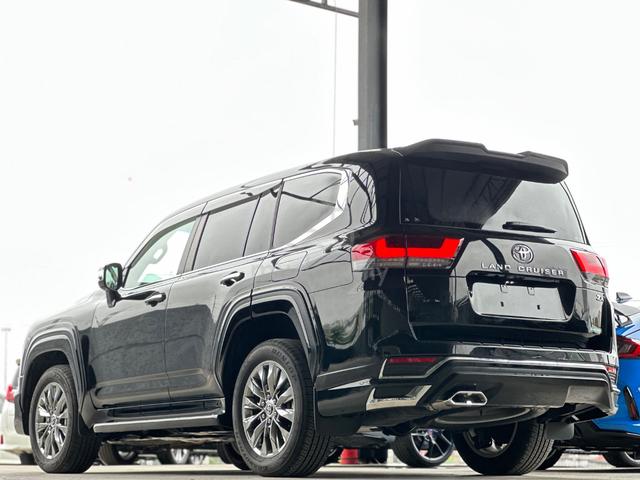 2023 TOYOTA LAND CRUISER 3.5 ZX FULL SPEC (PETROl) - 2