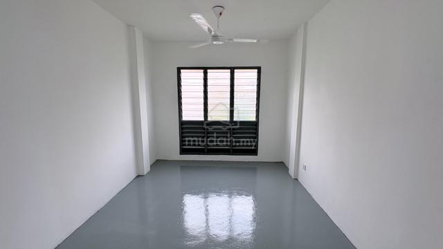 Flat Dato Ahmad Razali 1