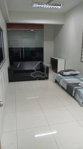 Corner GF room with aircon, ceiling fan , bed & attached toilet 1