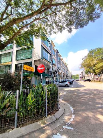 Pusat Perdangangan Danga Utama 3 Storey Shop Lot 22x80 Roi4.5% 1