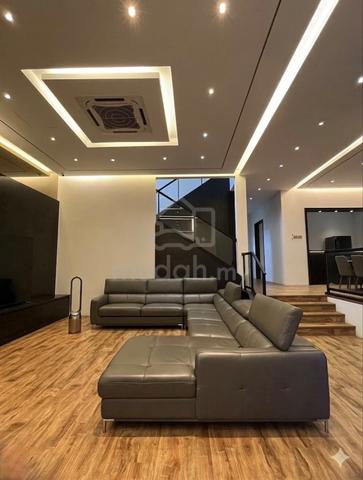 Puteri 12, Puchong | 6-Year-Old Modern Bungalow 1