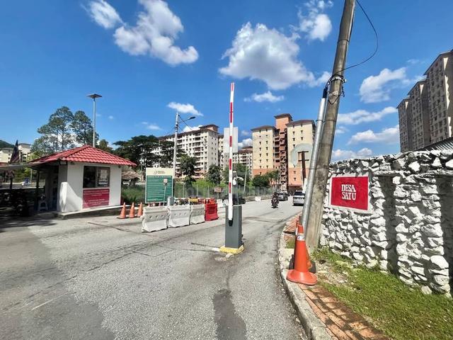 Bilik Sewa Lelaki Desa Satu Apartment 1