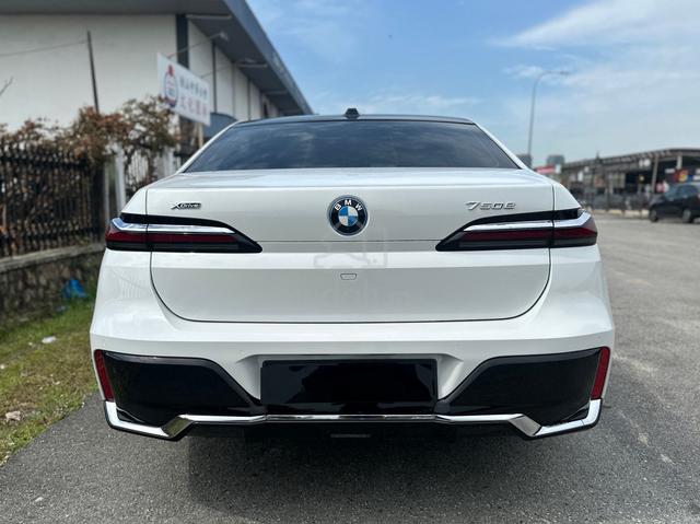 2023 BMW 750e 3.0 xDRIVE PURE EXCELLENCE MY23 G70 - 5
