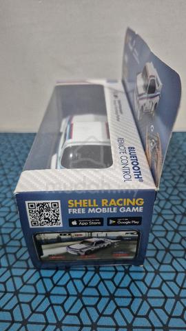 Shell BMW 3.0 CSL Bluetooth RC Car (1:41 Scale) - photo 4 of 4