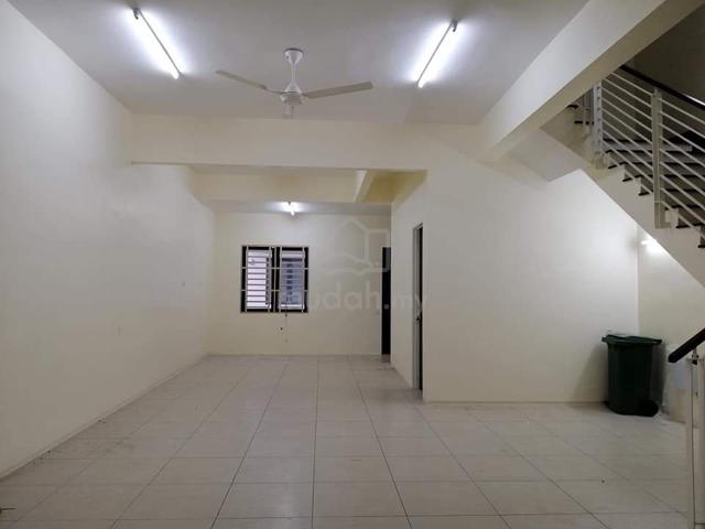 BM Utama 2storey TerraceLong Car Porch|Parking 4 Car 1