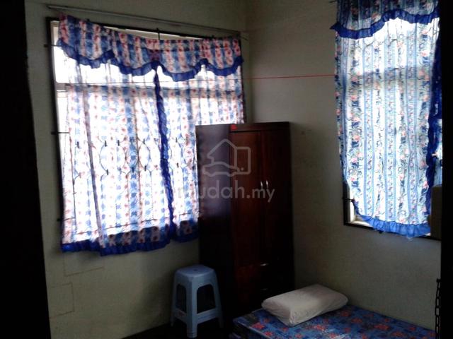 Nice Room At Tabuan Dayak with Aircond 2