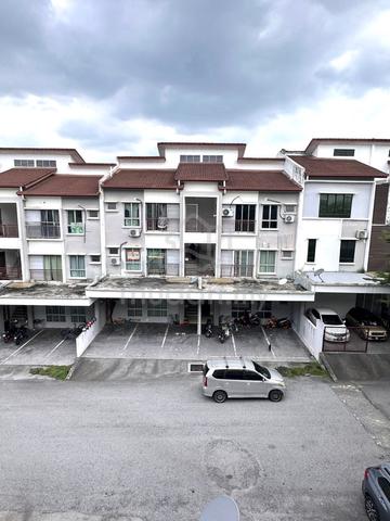 Taman Tropika 2, Townkhouse Tingkat 1, Kajang UKM 1