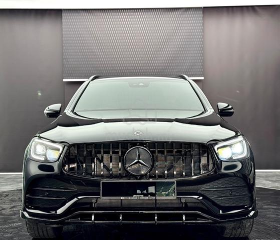 Mercedes Benz GLC-CLASS 300 4MATIC COUPE F/63Conv - 3