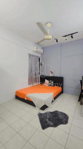 Medium Room at indahria apartment Batu3 seksyen 22 Shahalam Zero Depo 1