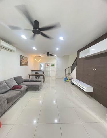 [Renovated] Penduline 2 sty terrace house Bandar Rimbayu SALE 1