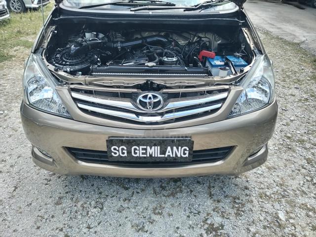 2011 Toyota Innova G (A) 2.0 ,100% Not Accident - 4