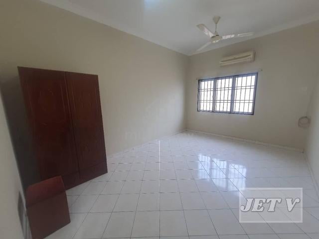 Taman Gembira Klang Double Storey House For Rent Tabletop Aircond 1