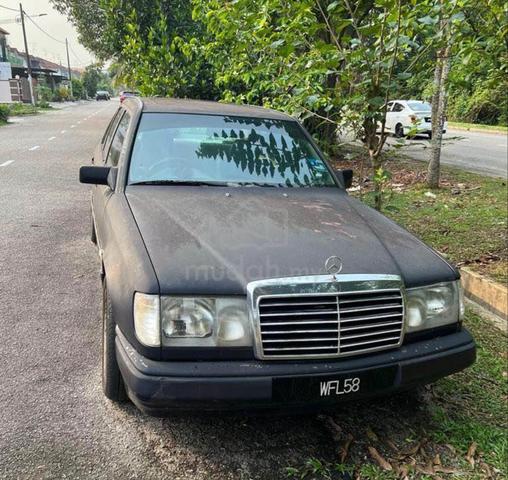 Mercedes Benz 230E 2.3 W124 (A) - 1