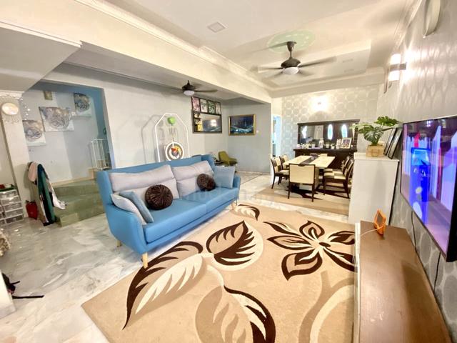 FULLY RENOVATED 🔥 Double Storey Taman Kinrara 4 @ Puchong FOR SALE! 1