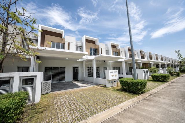 [DEMAND] 2-Storey Casagreen Cybersouth 1
