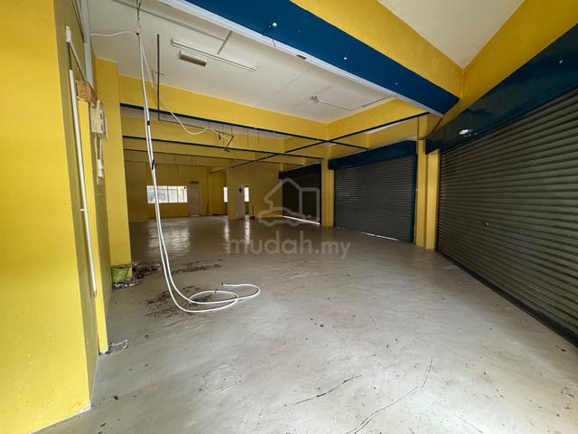 Damansara damai ground floor corner shop nearby MRT station 1