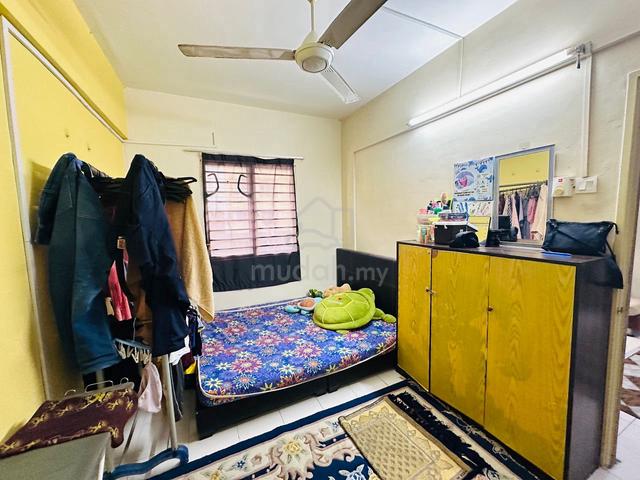 Pangsapuri Raya (Bandar Country Homes) 4