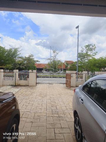 Single room for Rent at KTC ( female) 1