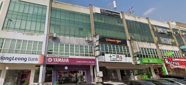 Bandar Puteri Puchong Ground Floor Shop For Rent Crowded Hot Area! 1