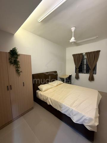 Room For Rent @ 5mins walk to LRT/MRT Sentul Barat! 1