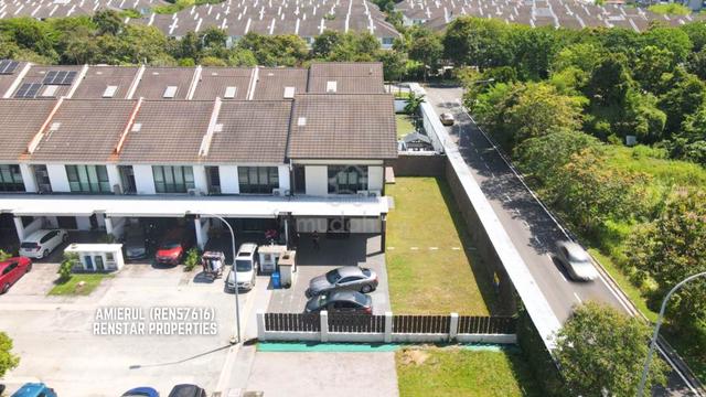 Huge Land‼️Cornerlot 2.5 Storey Seksyen 16 Shah Alam - FURNISHED‼️ 1