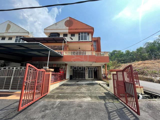 FREEHOLD End Unit 2.5 Storey Taman Kelisa Seremban Negeri Sembilan 1